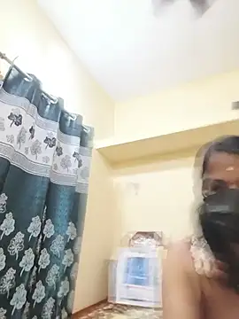 Tamil_Ishu live cam on StripChat