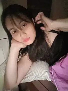 Jun-Mzzz live cam on StripChat