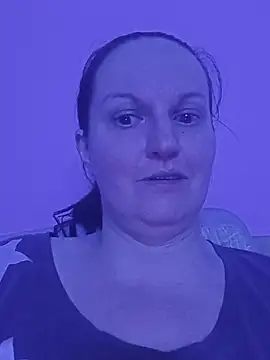 BustyLadyAlma webcam
