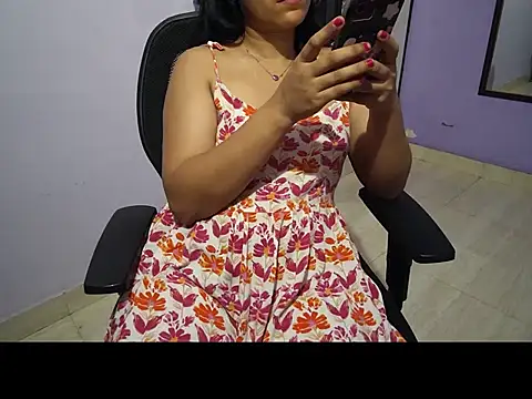 BabyNaina webcam