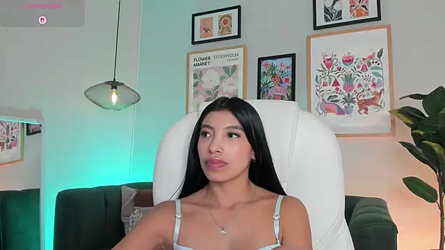 Tiffany_Low webcam