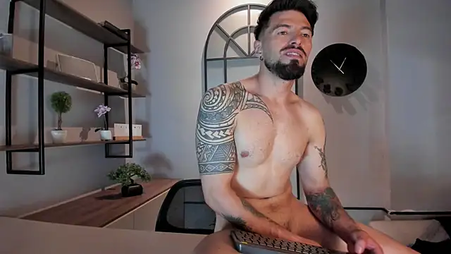 Liam_ashford live cam on StripChat
