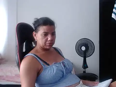 Adriana_0312 webcam