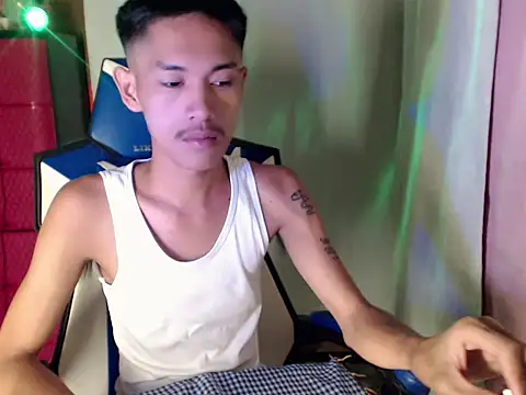 riks_tyler (Ask my age) - tip me as your birthday gift  cum
