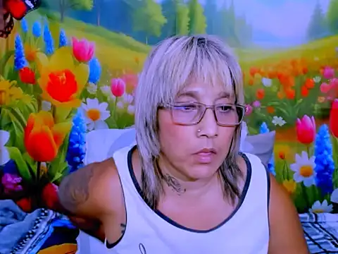 indianroxy webcam