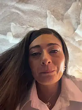 IsabellaMariet live sex cam