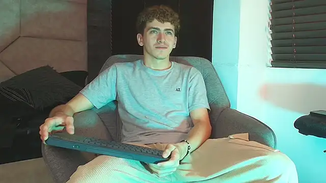 Tyler_Mcrey webcam