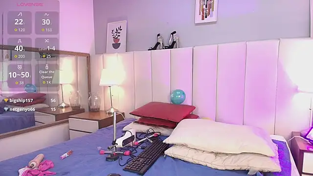 AlanaWesst live cam on StripChat