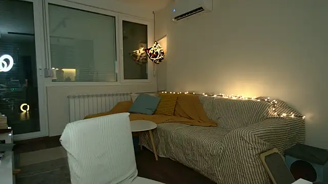 amber_quell_here webcam