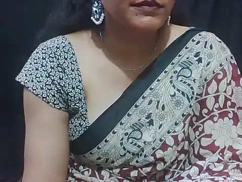 Thilothama_Vaishu live cam on StripChat