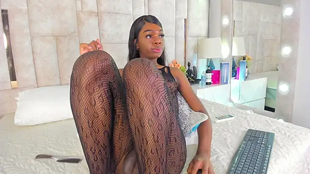 IsisBrown_ live cam on StripChat