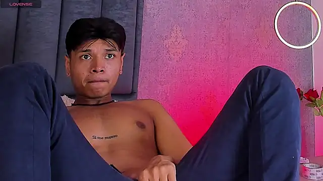Alejandroo_Montenegro webcam