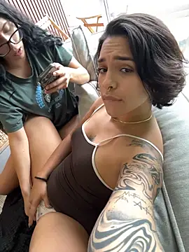Alice_surprise webcam