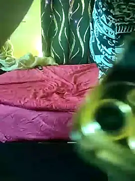 MissMazi live cam on StripChat