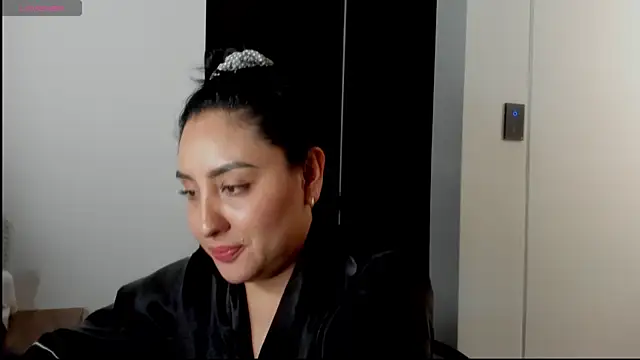 AnushaKumari live cam on StripChat