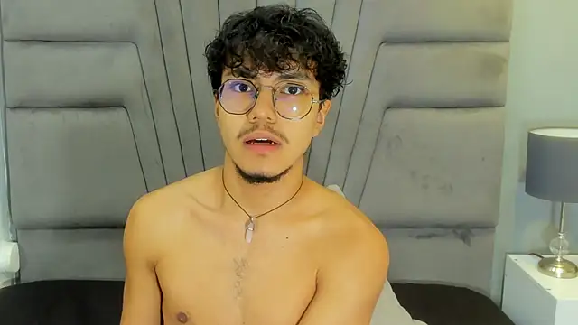 kai_storn live cam on StripChat