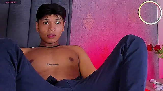Alejandroo_Montenegro webcam