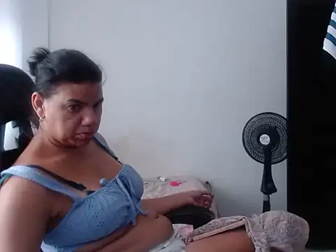 Adriana_0312 webcam