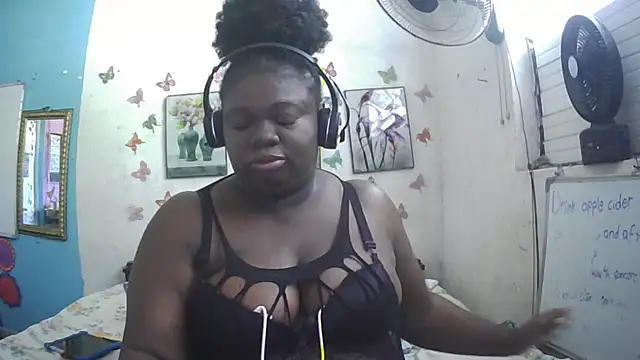 SherBunnyBoo87 webcam