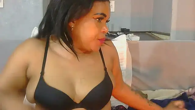 YellowPeaches webcam