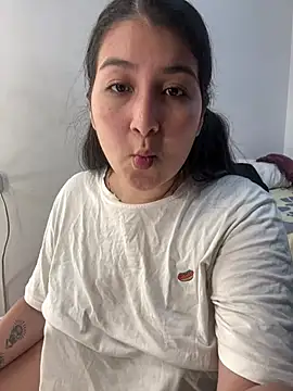evelyn_1702 live sex cam