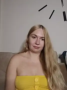 kisavixen - KisaVixen's free webcam - UK Sex Cams