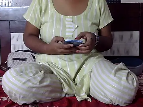 HOT-VARSHA7 webcam