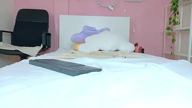 SeleneGibson__ webcam