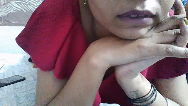 shalini_fire webcam