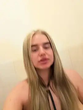yourhornyslut live sex cam