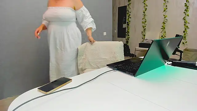 Yesss_Lilith live cam on StripChat