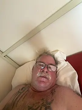 Caesar_Baxter webcam