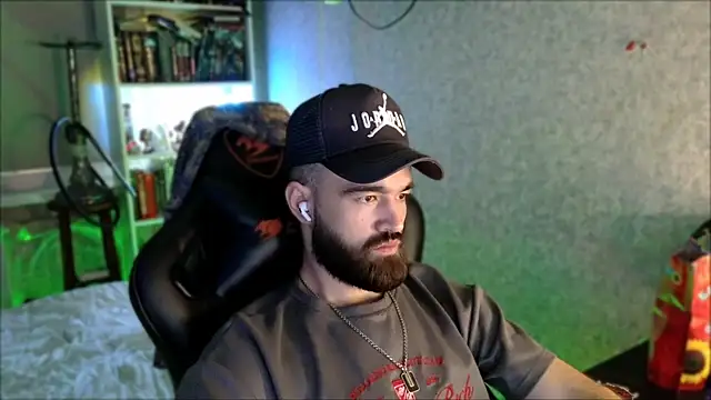 _Serious_Man webcam