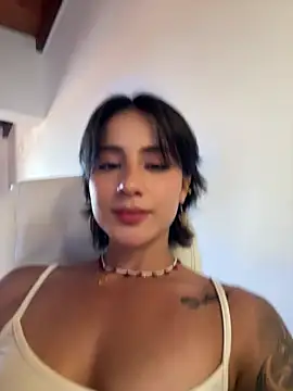 Ale_Lewis live cam on StripChat