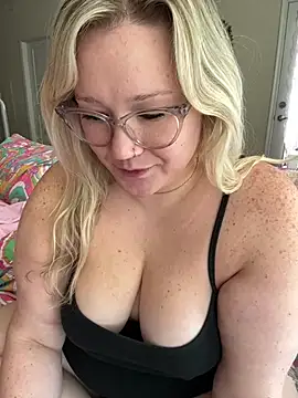 PiggyRose webcam
