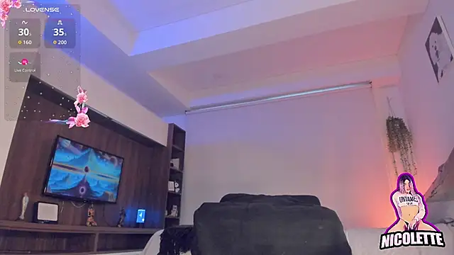 nicolette_tay