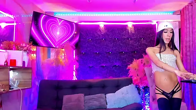 Queens_Wonders_Blonders live sex cam