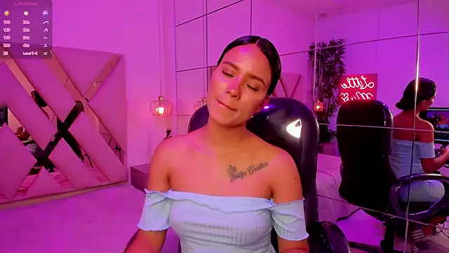 Ivonne_Latina webcam
