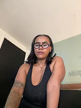 YariRose webcam