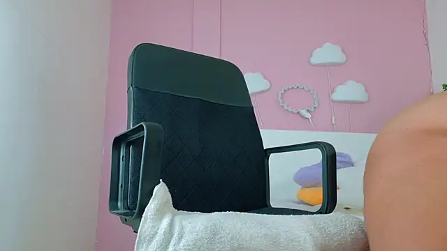 SeleneGibson__ webcam