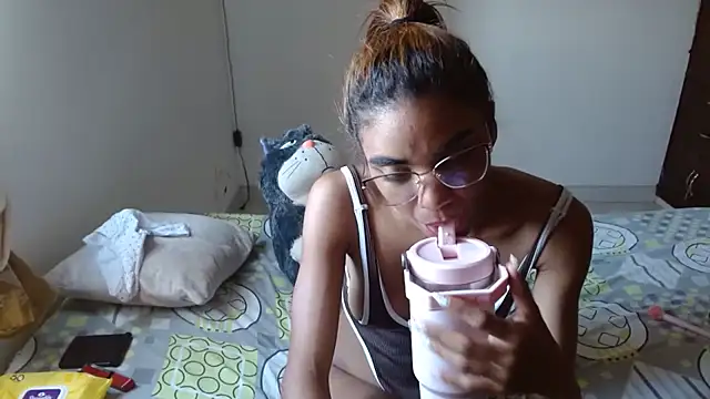 Raya_velvet webcam
