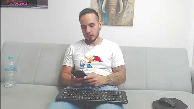 jhustin_marcius live cam on StripChat
