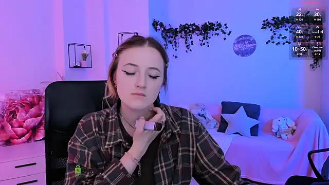 liana_kisses - Liana_kisses's free webcam - UK Sex Cams