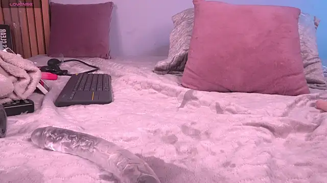 mia-reeves webcam