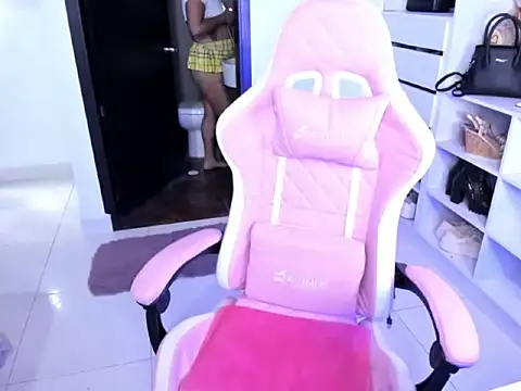 cristina697 webcam