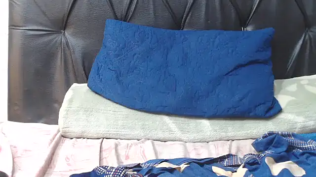 Ebonyboobsmilk webcam