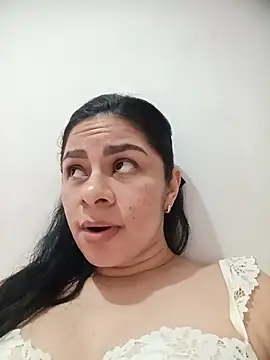 luna_pinky webcam