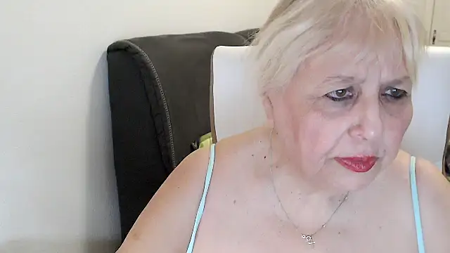 SusiLifeXXX webcam