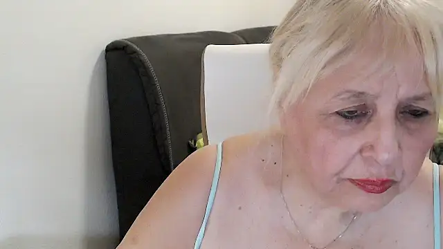 SusiLifeXXX webcam