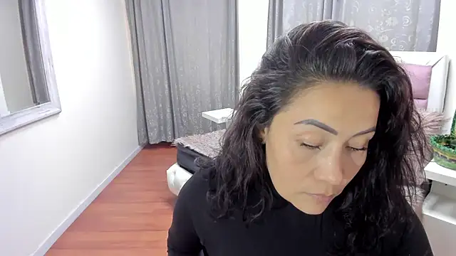 gaby_trent live cam on StripChat